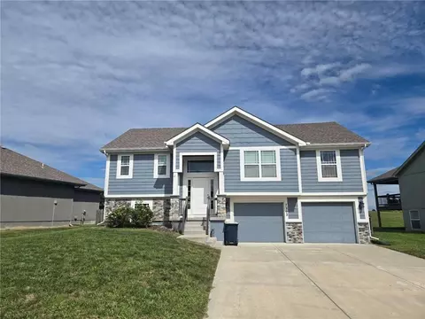 7202 NE 112th Ter, Kansas City, MO 64118