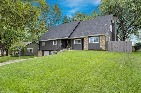 11113 W 99th Pl, Overland Park, KS 66214