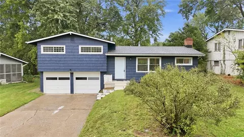 6870 N Montrose Ave, Kansas City, MO 64151