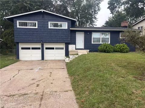 6870 N Montrose Ave, Kansas City, MO 64151