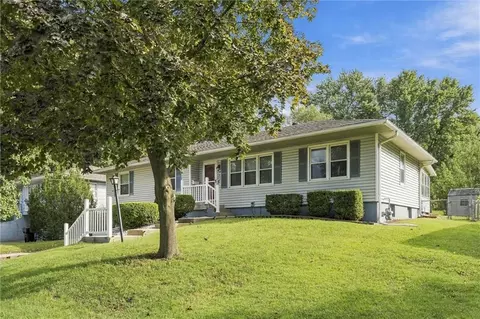 Exterior - 9053 E 83rd St, Raytown, MO 64138 photo 2 of 8
