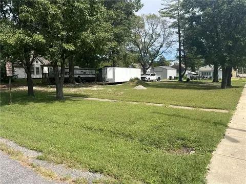 115 W Seventh St, Wellsville, KS 66092