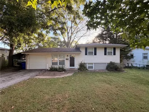 6313 N Wabash Ave, Kansas City, MO 64118