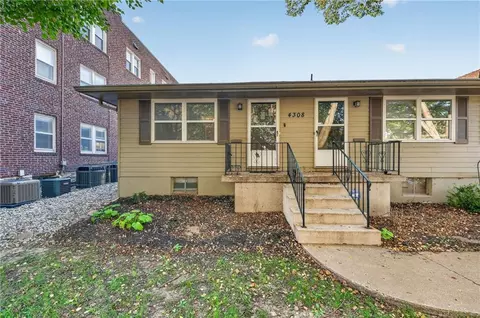 4308 Oak St #1S, Kansas City, MO 64111