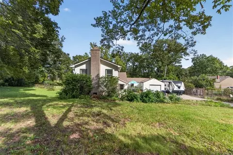 8204 E 79th St, Kansas City, MO 64138
