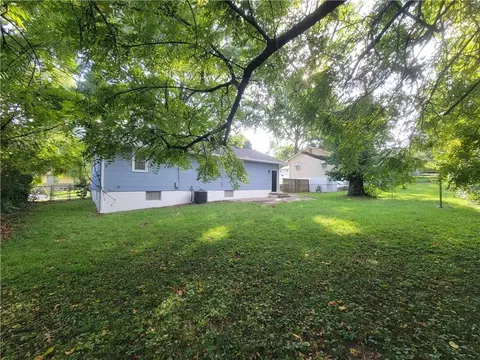 Exterior - 9336 E 25th Ter S, Independence, MO 64052 photo 4 of 10