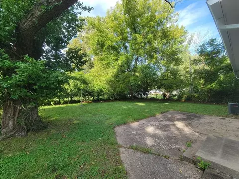 Exterior - 9336 E 25th Ter S, Independence, MO 64052 photo 6 of 10