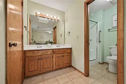 Bath - 19108 E 27th St Ct, Independence, MO 64057 photo 1 of 2