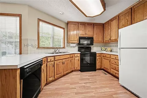 Kitchen - 19108 E 27th St Ct, Independence, MO 64057 photo 2 of 2