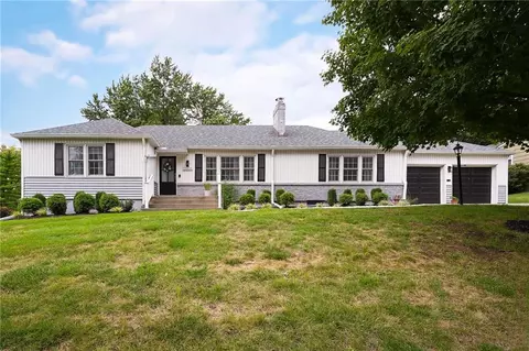 10004 Holly St, Kansas City, MO 64114