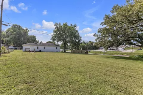 Exterior - Powers Drive, Saint Joseph, MO 64503 photo 7 of 9