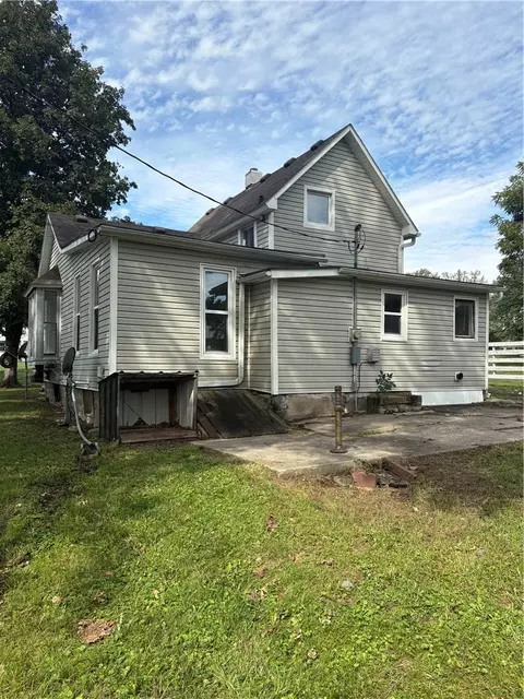Exterior - 625 Kelsey Ave, Cameron, MO 64429 photo 2 of 3