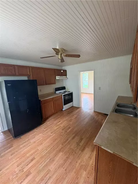 Kitchen - 625 Kelsey Ave, Cameron, MO 64429 photo 1 of 3