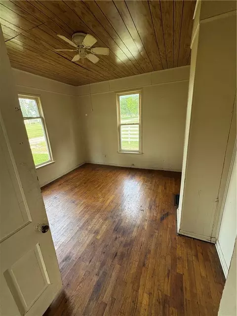 Bedroom - 625 Kelsey Ave, Cameron, MO 64429 photo 1 of 5