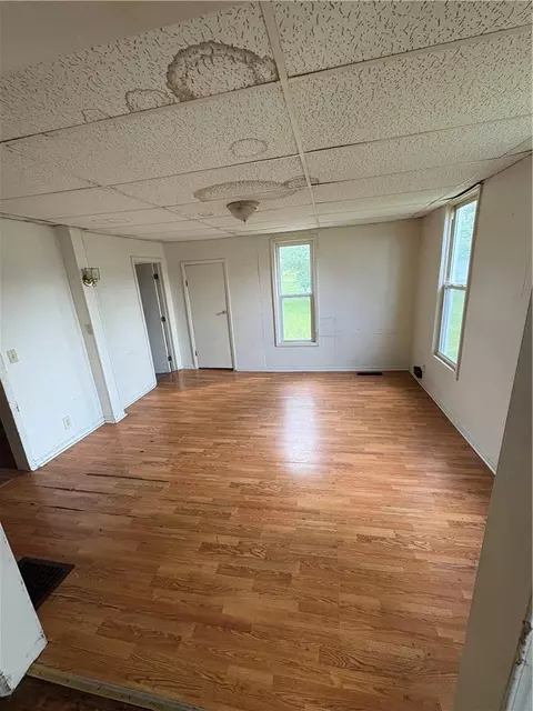 Living - 625 Kelsey Ave, Cameron, MO 64429 photo 1 of 2