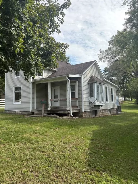 Exterior - 625 Kelsey Ave, Cameron, MO 64429 photo 1 of 3