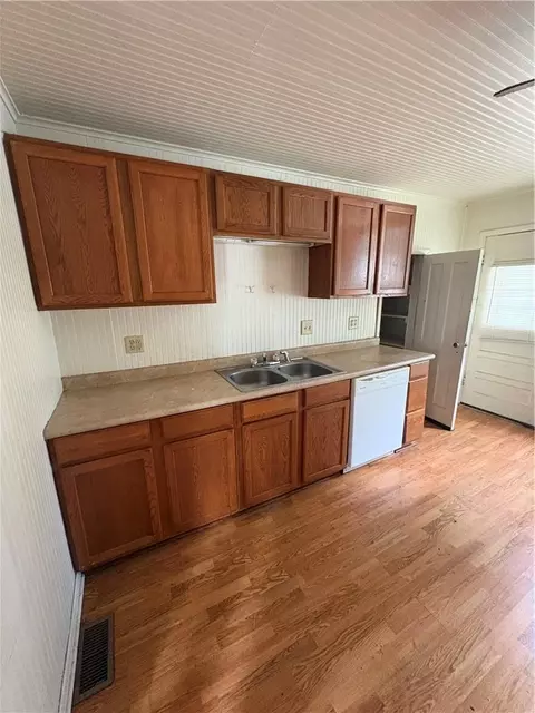 Kitchen - 625 Kelsey Ave, Cameron, MO 64429 photo 3 of 3