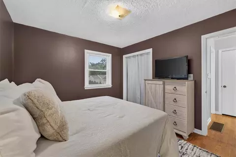Bedroom - 3611 S Spring St, Independence, MO 64055 photo 3 of 6