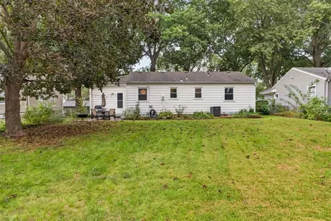 Exterior - 3611 S Spring St, Independence, MO 64055 photo 6 of 11