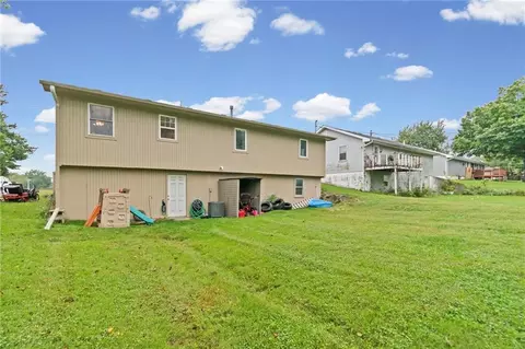 Exterior - 613 E Ford St, Cameron, MO 64429 photo 7 of 9