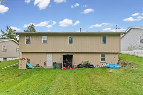 Exterior - 613 E Ford St, Cameron, MO 64429 photo 6 of 9