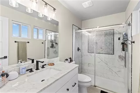 Bath - 613 E Ford St, Cameron, MO 64429 photo 1 of 2