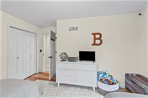 Bedroom - 613 E Ford St, Cameron, MO 64429 photo 5 of 7