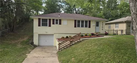 6906 N Pennsylvania Ave, Kansas City, MO 64118