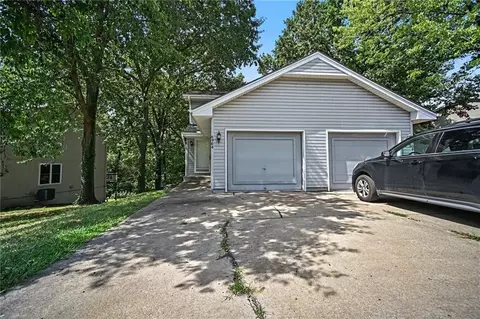 69046906 N Orchard St, Pleasant Valley, MO 64068
