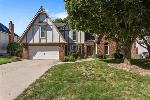 7820 N Olive St, Kansas City, MO 64118