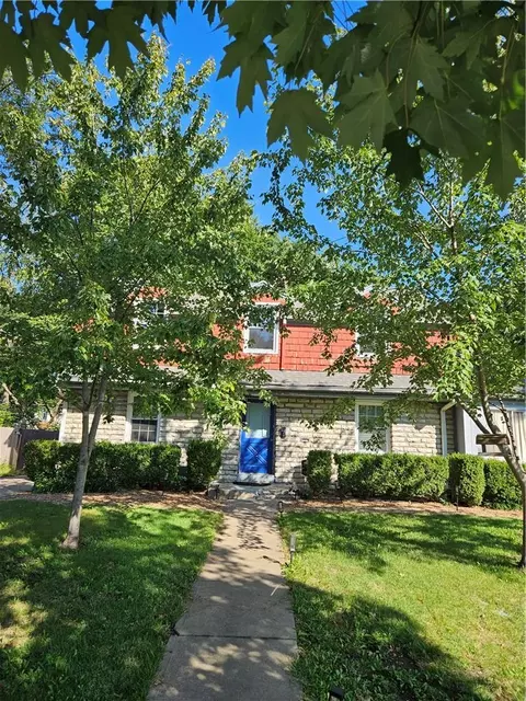 7719 Ward Parkway Plz, Kansas City, MO 64114