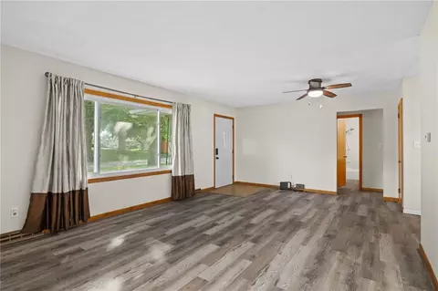 Living - 1401 N Howenstien Ave, Cameron, MO 64429 photo 1 of 4