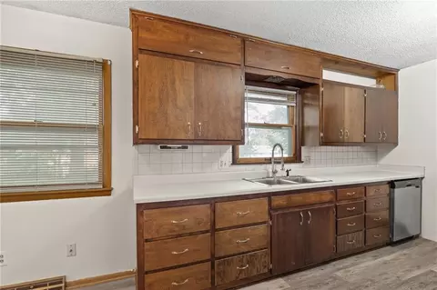 Kitchen - 1401 N Howenstien Ave, Cameron, MO 64429 photo 2 of 3