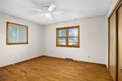 Bedroom - 1401 N Howenstien Ave, Cameron, MO 64429 photo 3 of 9
