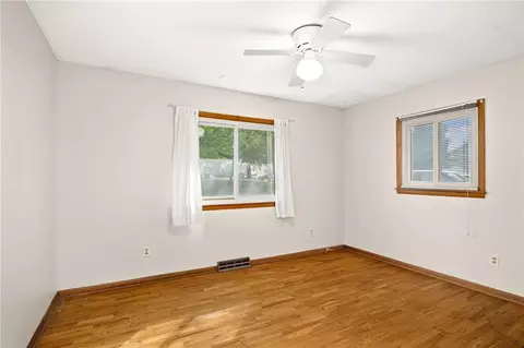Bedroom - 1401 N Howenstien Ave, Cameron, MO 64429 photo 5 of 9
