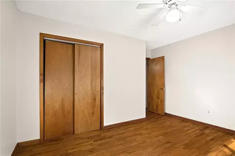 Bedroom - 1401 N Howenstien Ave, Cameron, MO 64429 photo 6 of 9