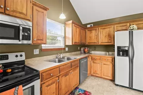Kitchen - 19600 E 10th St, Independence, MO 64056 photo 1 of 2
