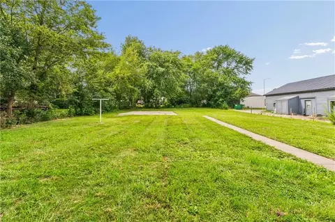 Exterior - 105 E Hale St, Spring Hill, KS 66083 photo 3 of 9