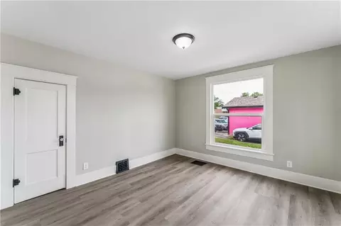 Living - 105 E Hale St, Spring Hill, KS 66083 photo 1 of 9