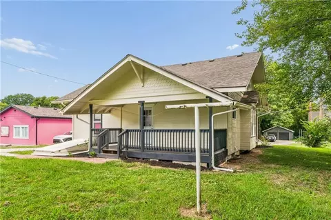 Exterior - 105 E Hale St, Spring Hill, KS 66083 photo 6 of 9