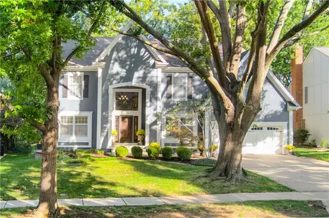 5418 W 131st Ter, Overland Park, KS 66209