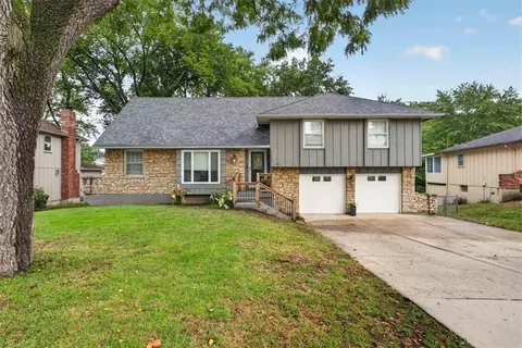 11008 W 72nd St, Shawnee, KS 66203