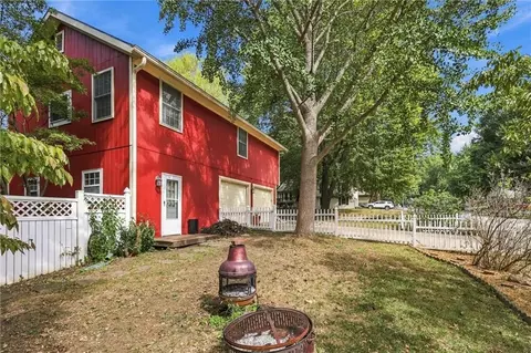 Exterior - 416 SE Brownfield Dr, Lees Summit, MO 64063 photo 12 of 13