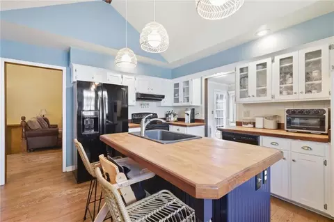 Kitchen - 416 SE Brownfield Dr, Lees Summit, MO 64063 photo 3 of 5