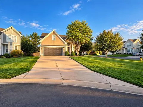 13102 W 137th Ct, Overland Park, KS 66221