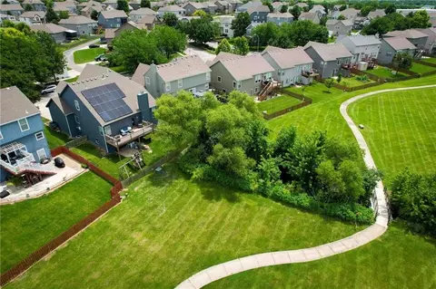 View/Area - 712 S Adams St, Raymore, MO 64083 photo 7 of 7