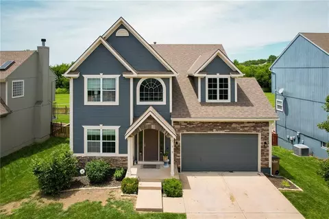 Exterior - 712 S Adams St, Raymore, MO 64083 photo 11 of 24