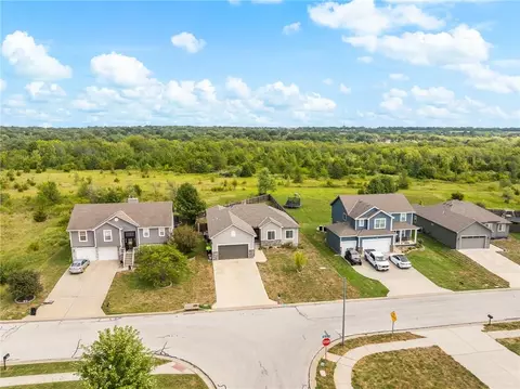 View/Area - 1201 Mesa Dr, Belton, MO 64012 photo 2 of 8