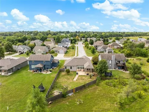 View/Area - 1201 Mesa Dr, Belton, MO 64012 photo 4 of 8