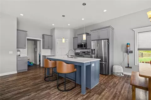 Kitchen - 1201 Mesa Dr, Belton, MO 64012 photo 2 of 4